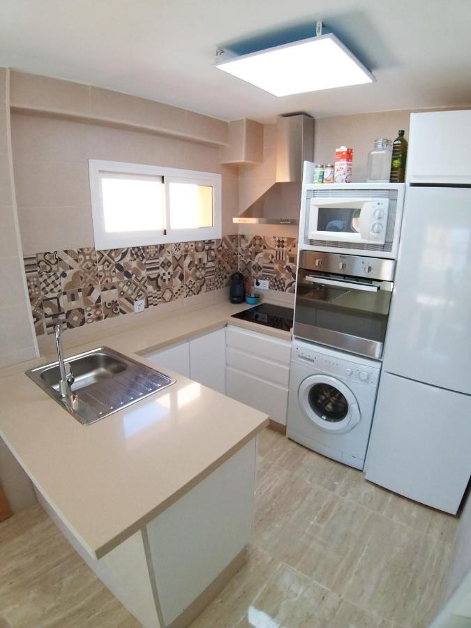 Vistas Al Mar, Wifi, Piscina Y Nuevo A Estrenar Apartamento *